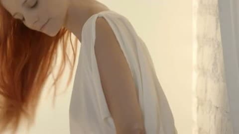 Rousse allumeuse qui parait Donna d&rsquo;Avocats sur Mesure