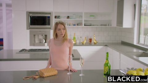 Sucer comme elle aime jusqu&rsquo;à ce qu&rsquo;elle soit enchantée