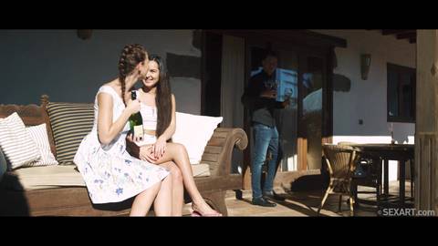 Luxuretv vous propose cette toute nouvelle baise sensuelle