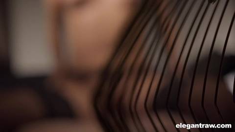 Anna Polina prend les coups de langue et de bite avec plaisir