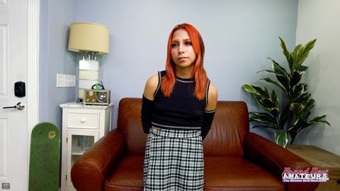 Emo fille française est présenté à un casting anal