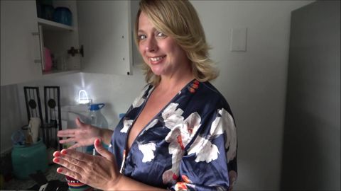Brianna Beach, la blonde mature se fait baiser ce matin en POV !