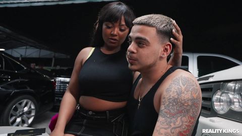 JMac emmène Avery Jane à l&rsquo;arrière d&rsquo;un garage pour la pilonner !